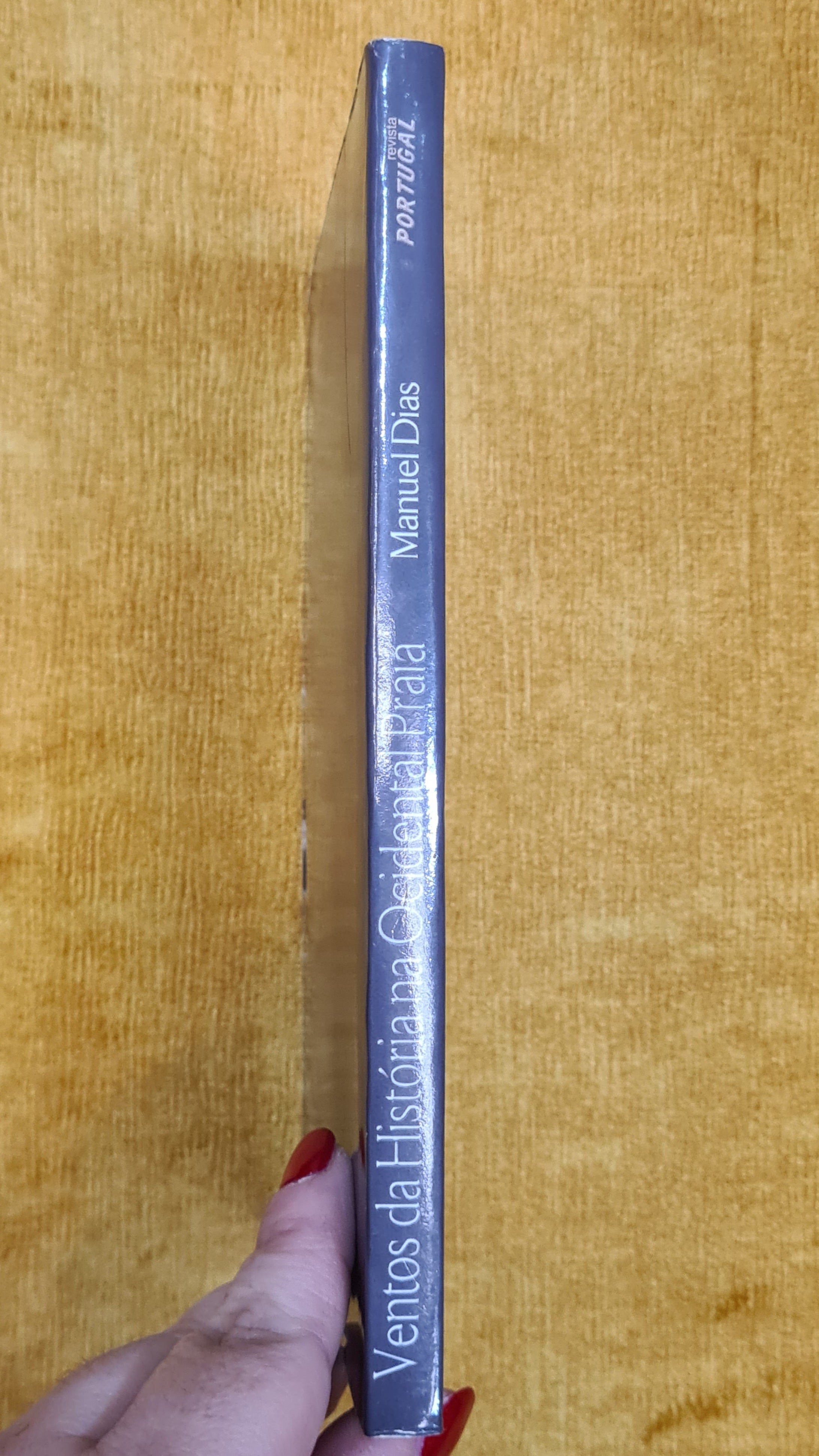 Ventos da história na Ocidental Praia