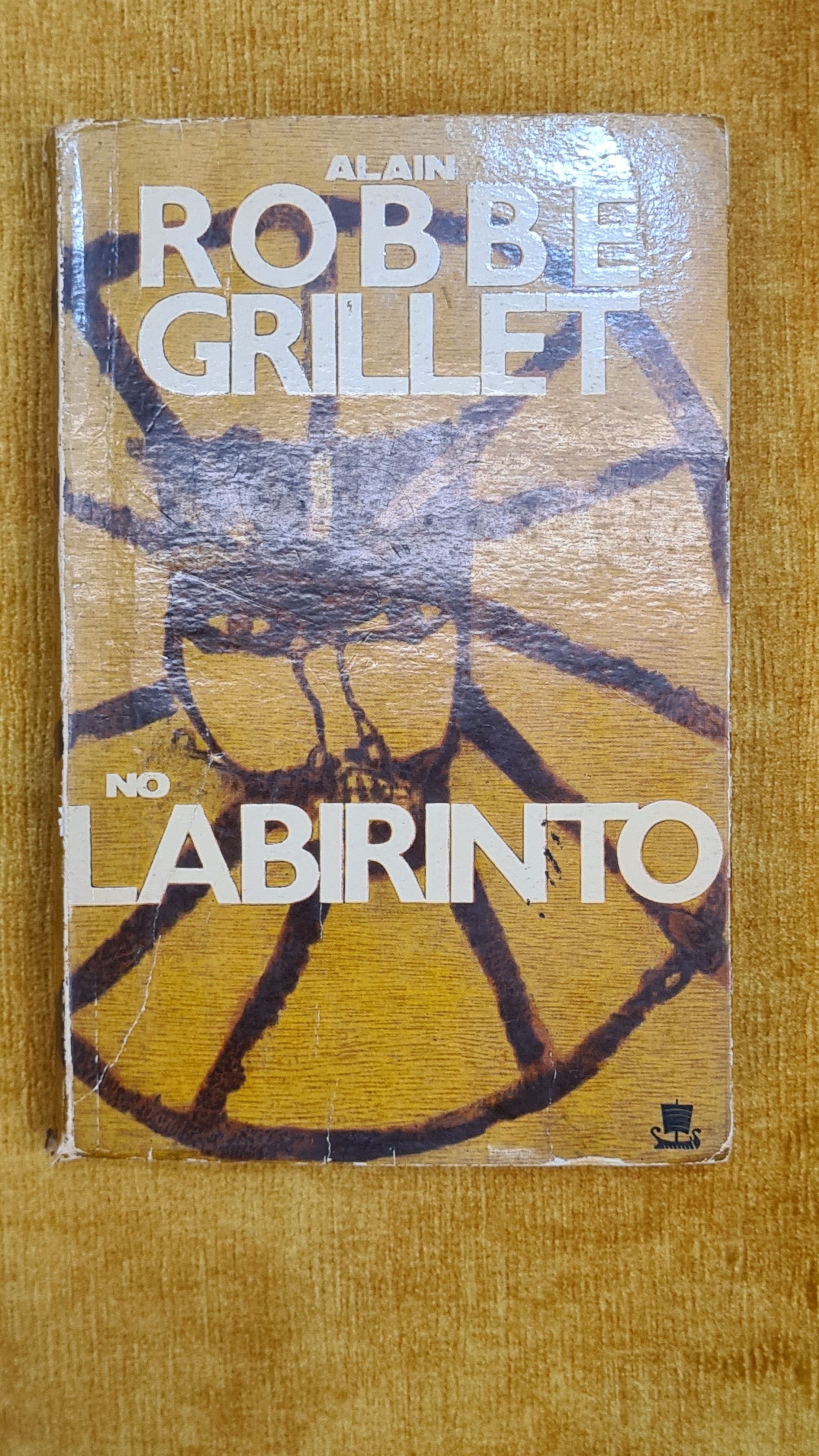 In the Labyrinth - Literary Hits Collection 39