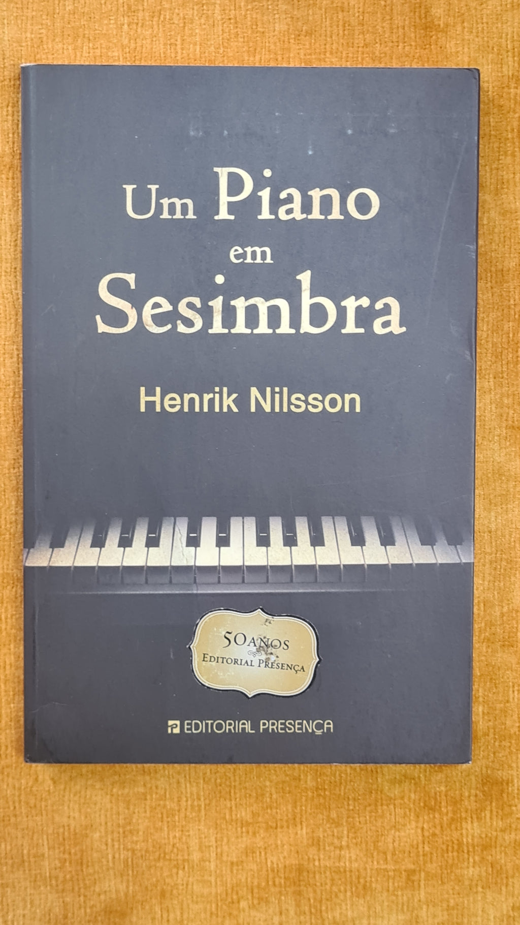 A piano in Sesimbra