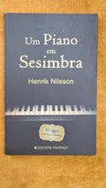 A piano in Sesimbra