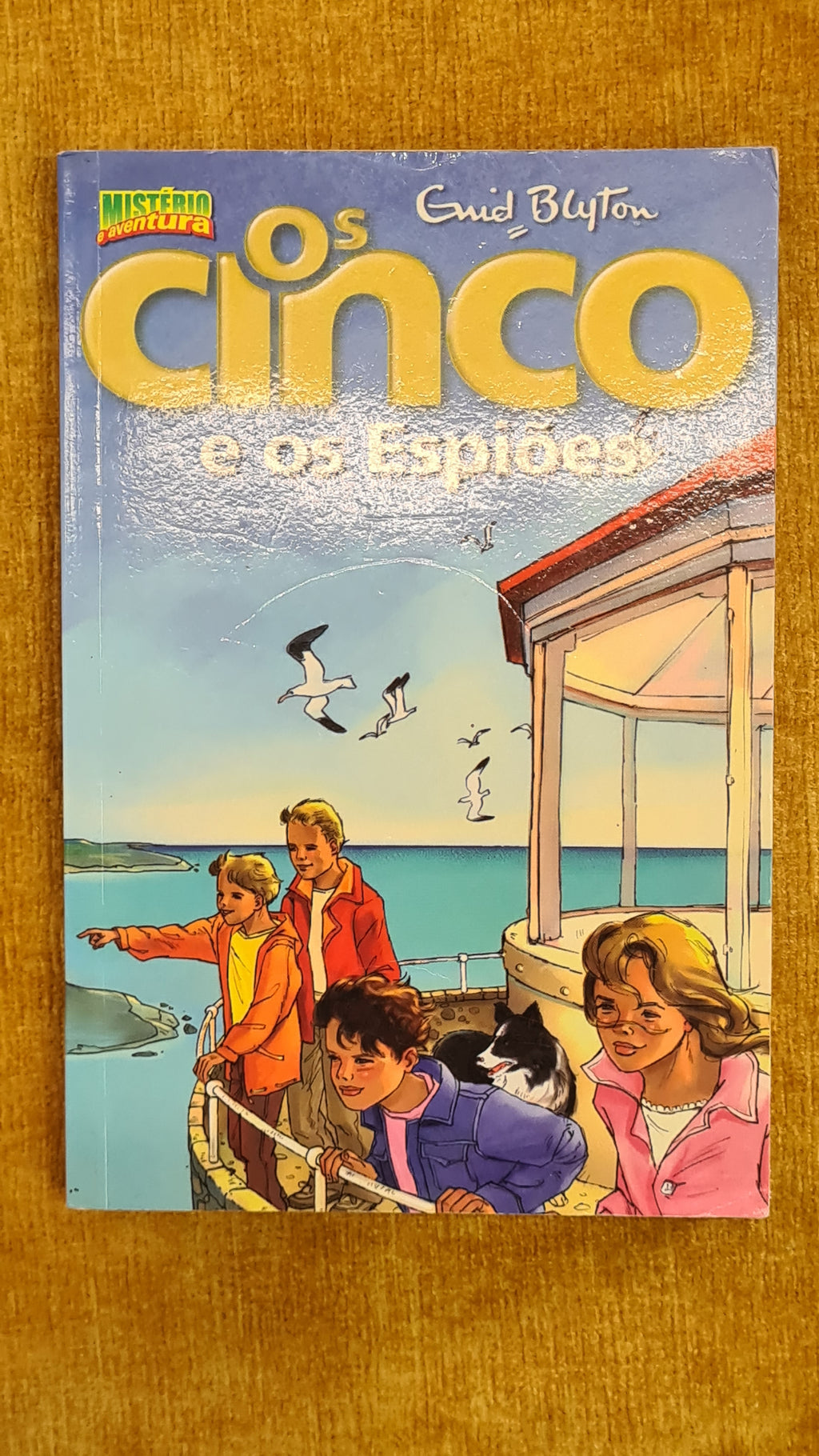 The Famous Five and the Spies - Mystery and Adventure 6