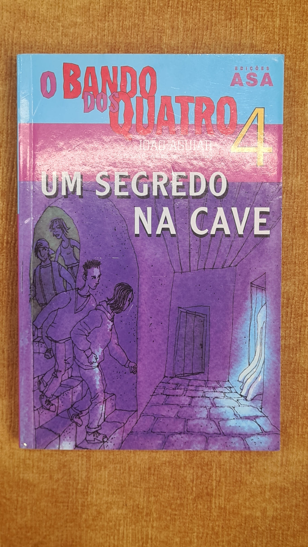 The Famous Five 4 - A Secret in the Cellar