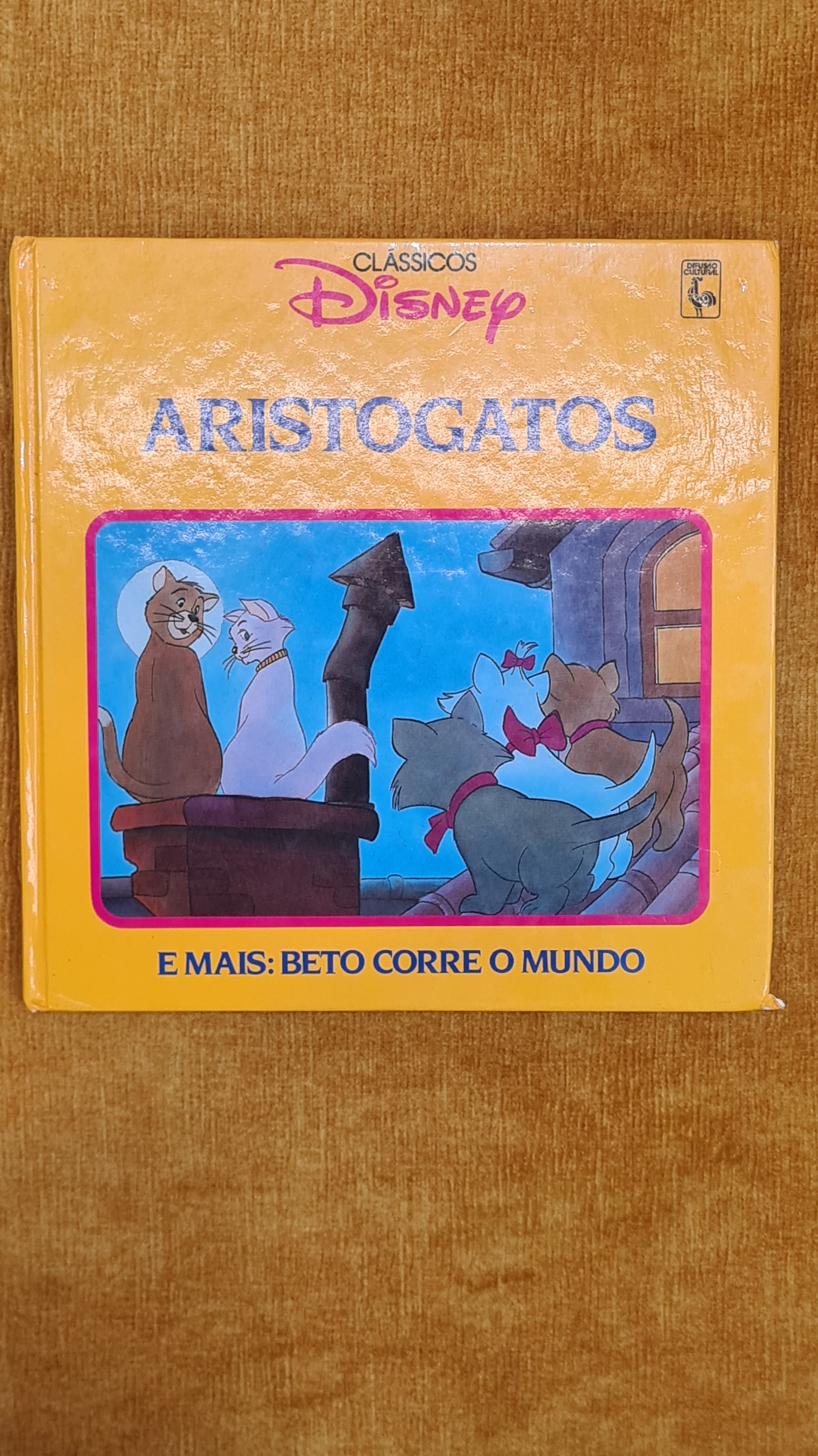 Aristocats and More: Beto Travels the World - Disney Classics