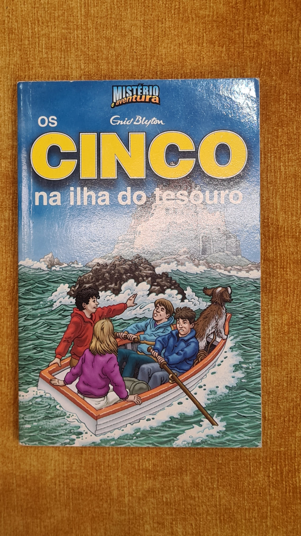 Five Go to Treasure Island - Mystery and Adventure 1