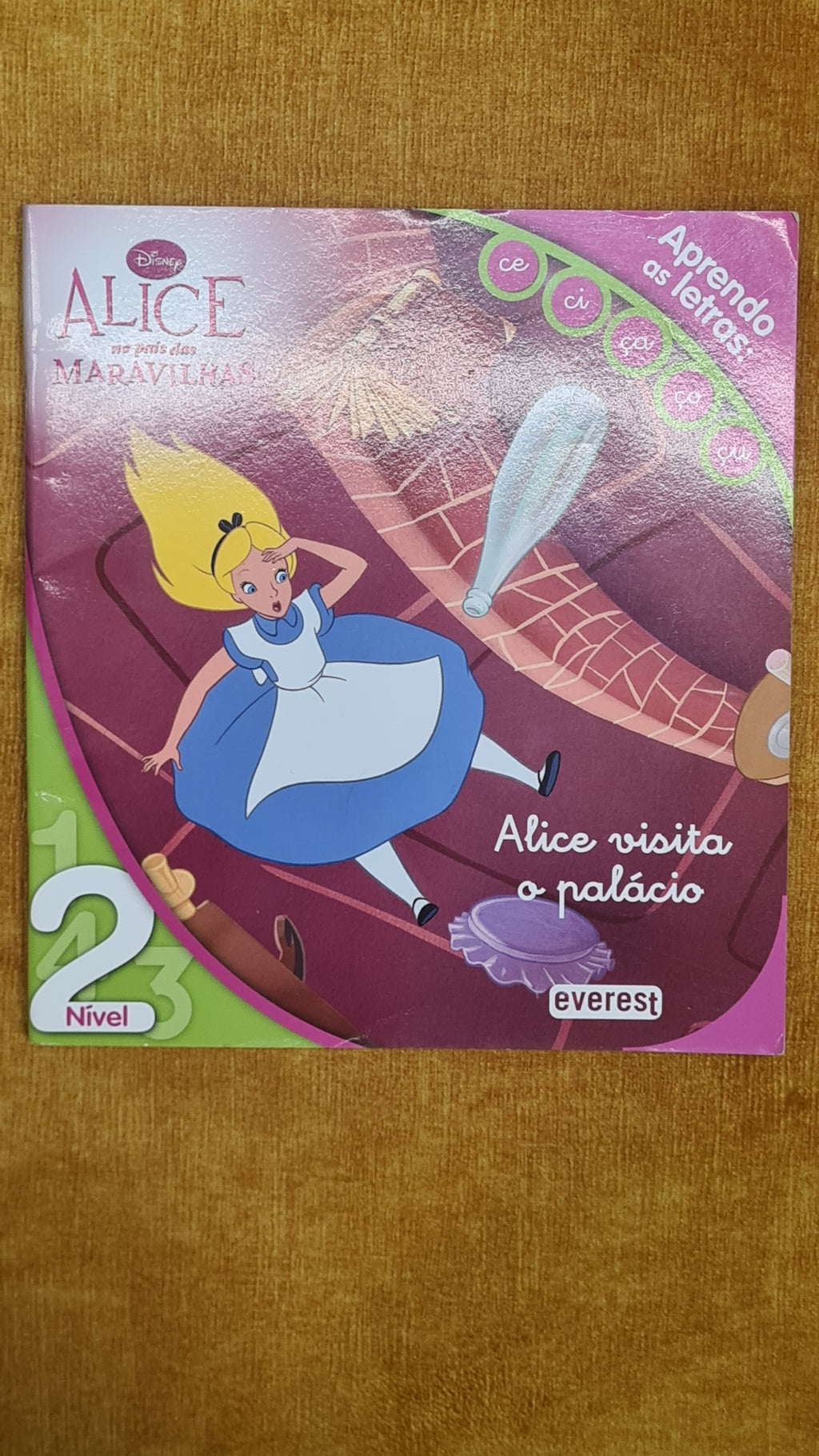 Alice in Wonderland - Learning Letters Level 2