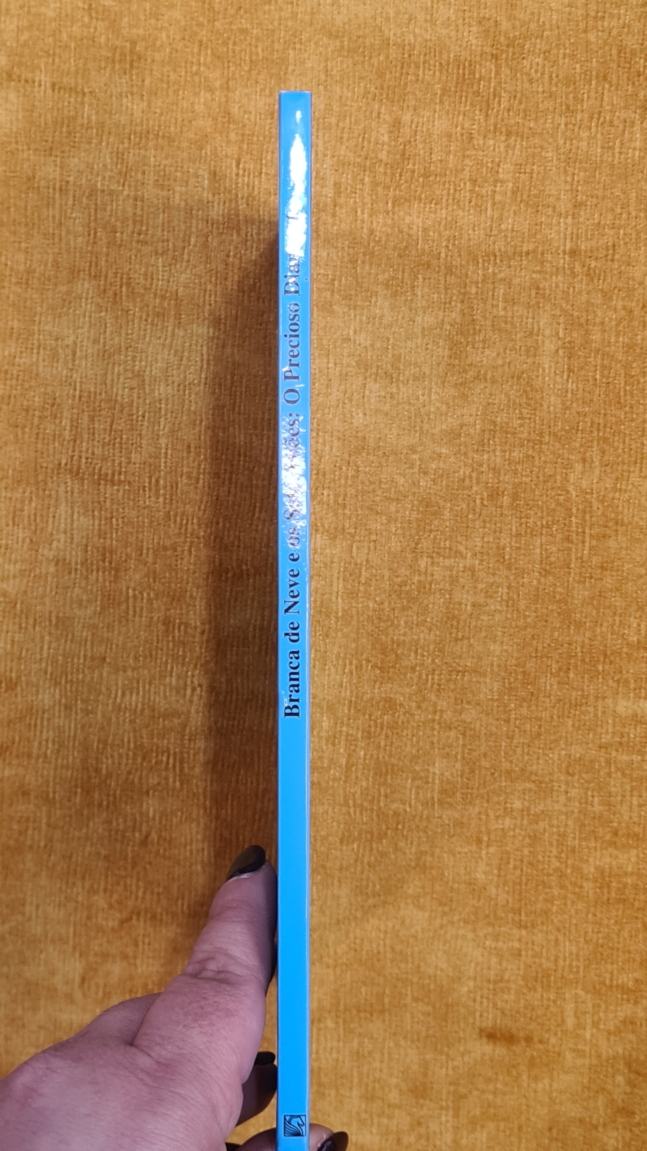Snow White and the Seven Dwarfs - The Precious Diamond - Book Club