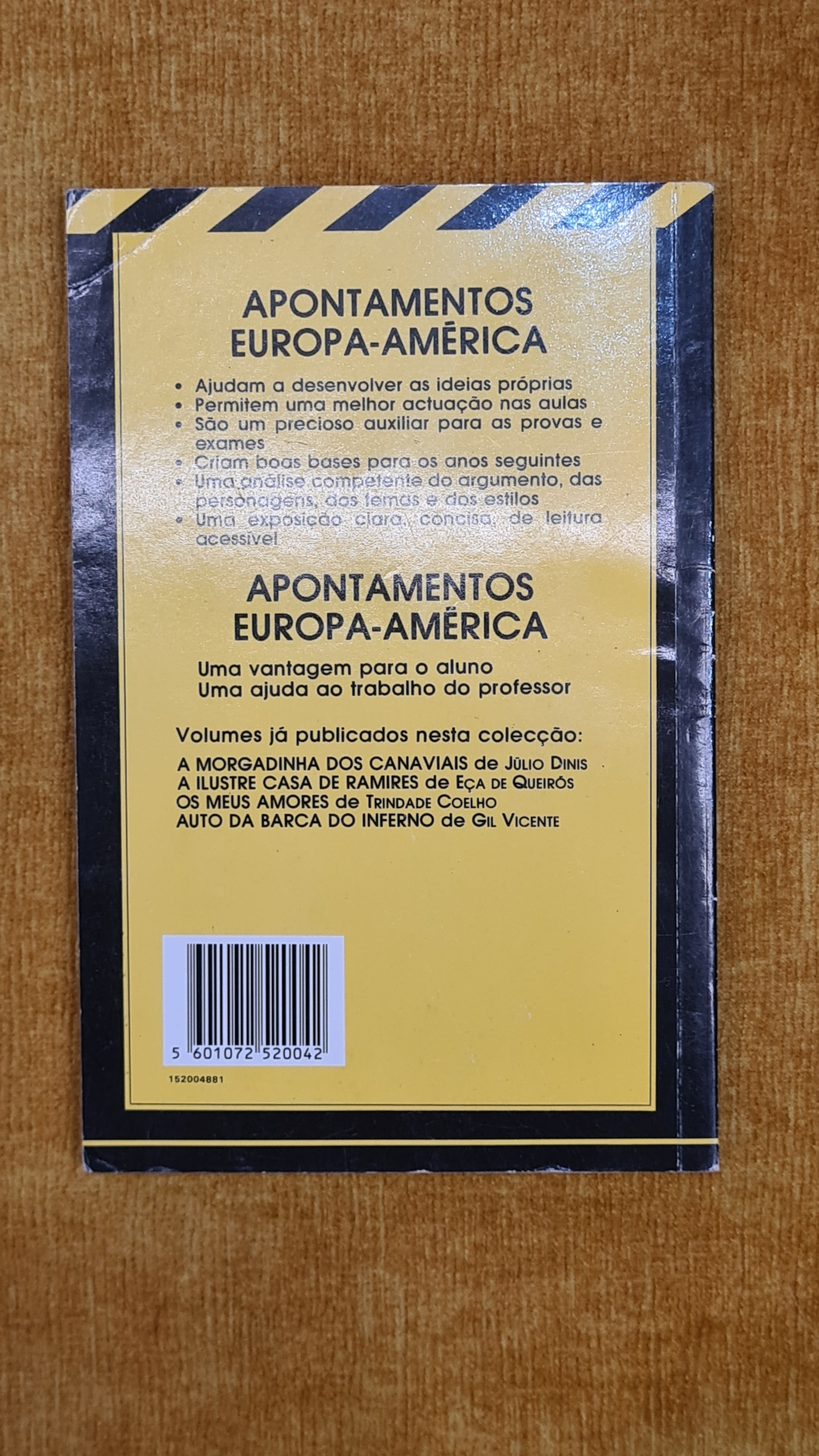 They explain The Fall of an Angel - Europa-América Notebooks Collection