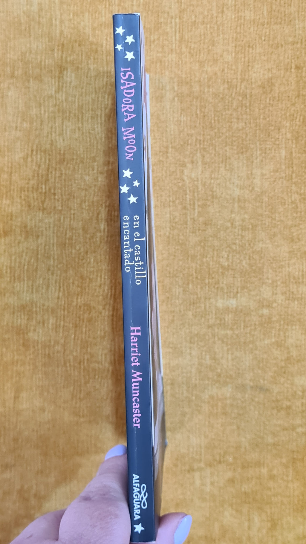 Isadora Moon and the Enchanted Castle