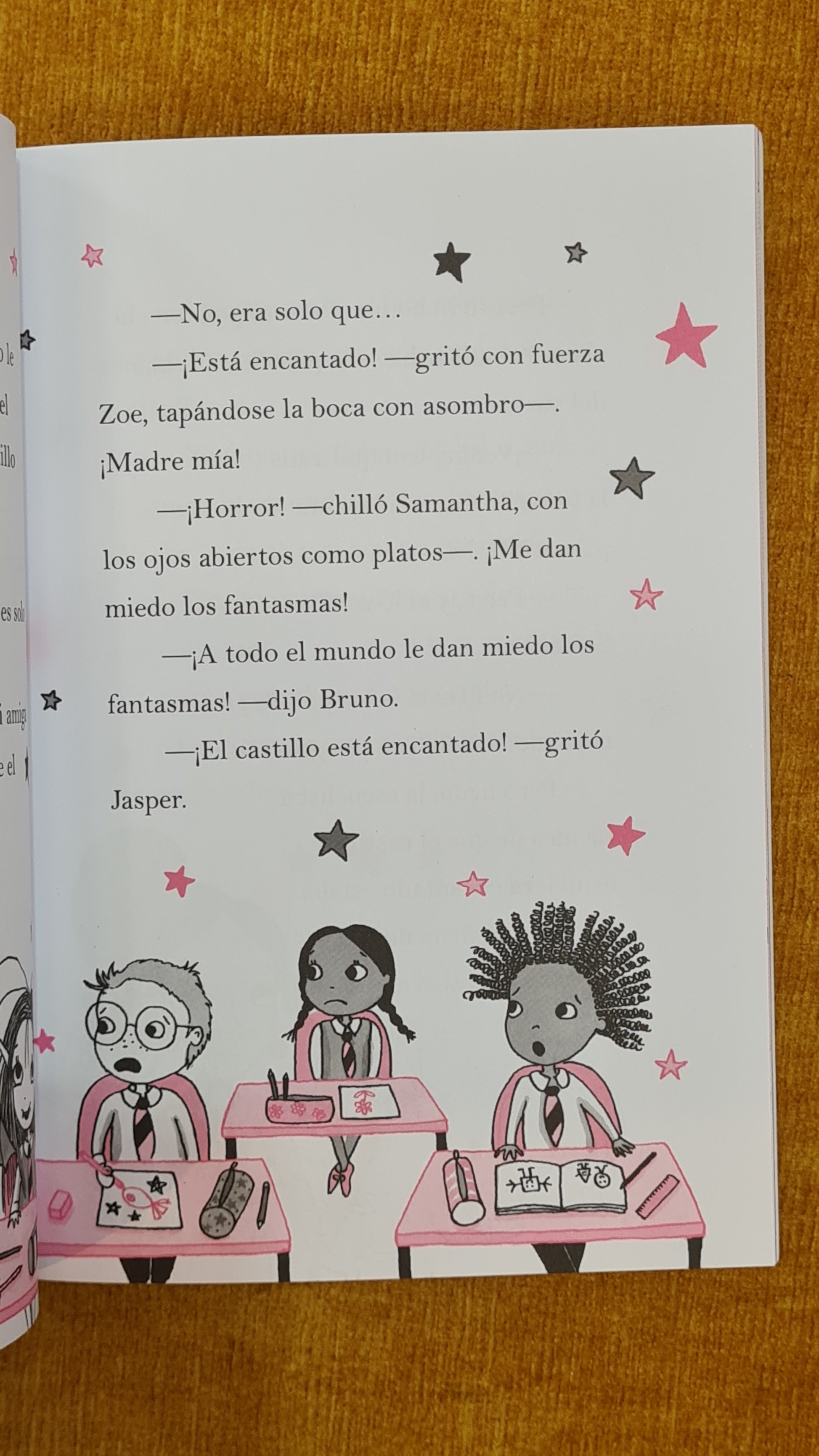Isadora Moon and the Enchanted Castle