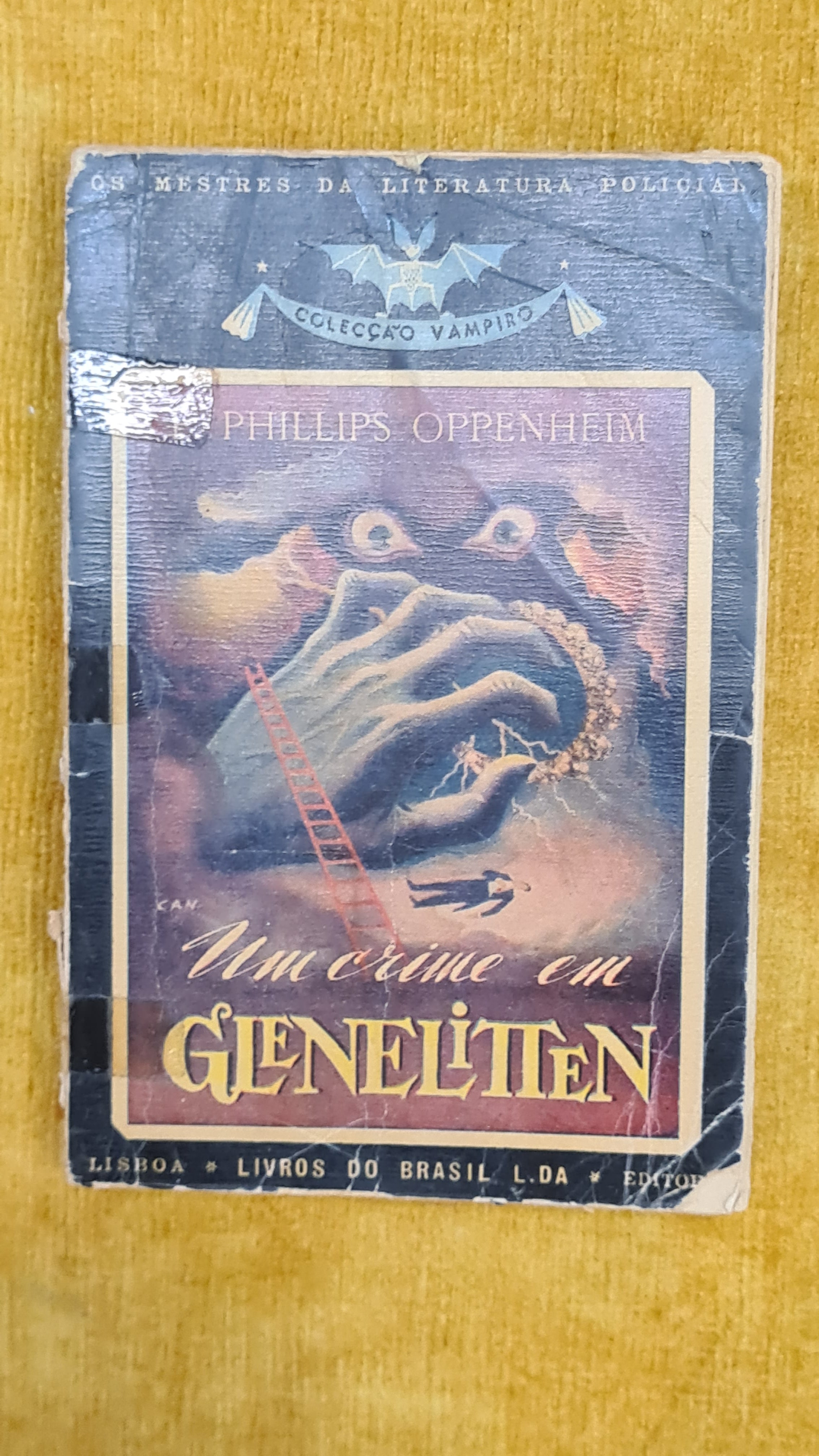 A Crime in Glenelitten - Vampire Collection 10