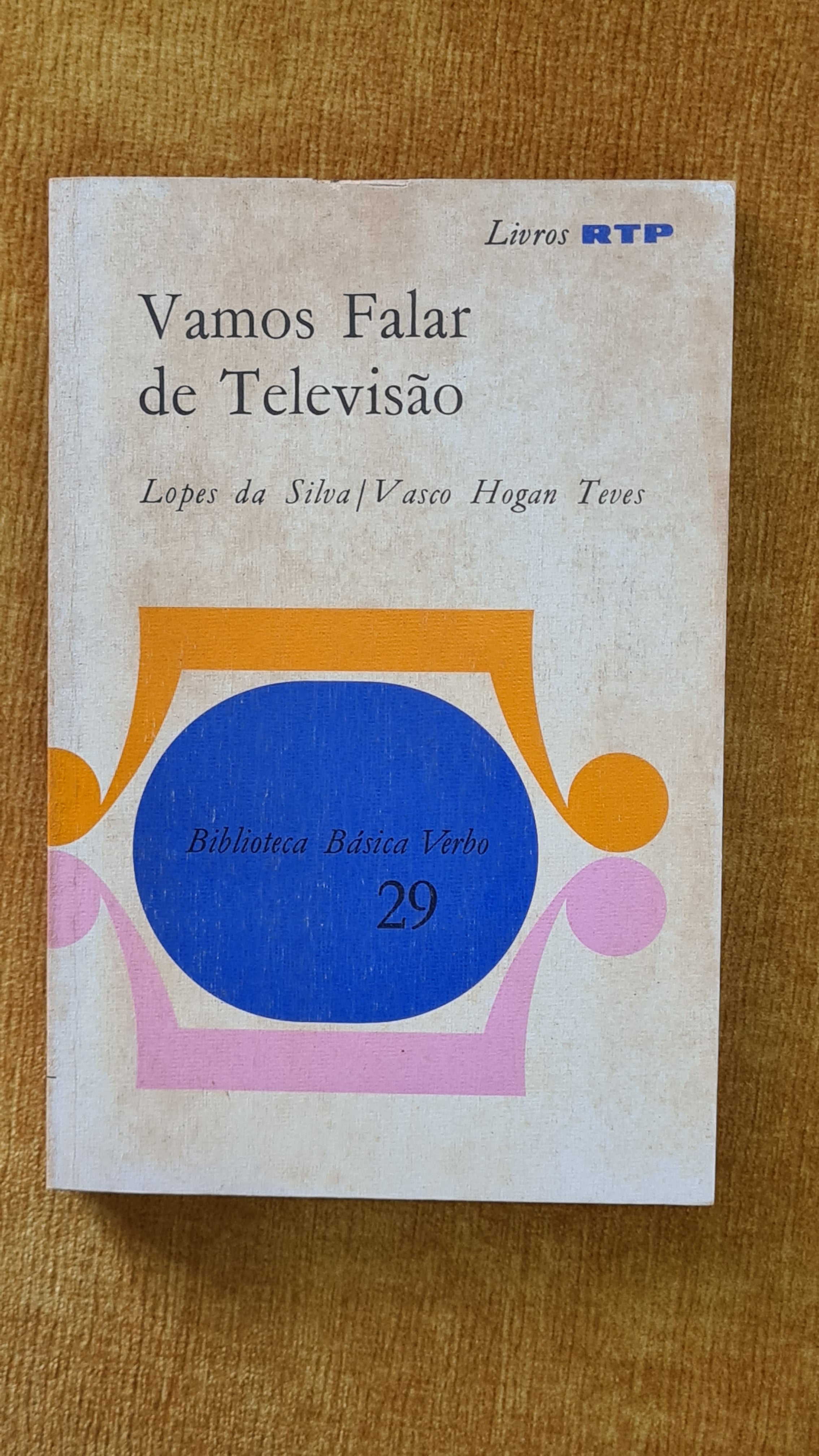 Let's talk about television - Livros RTP 29
