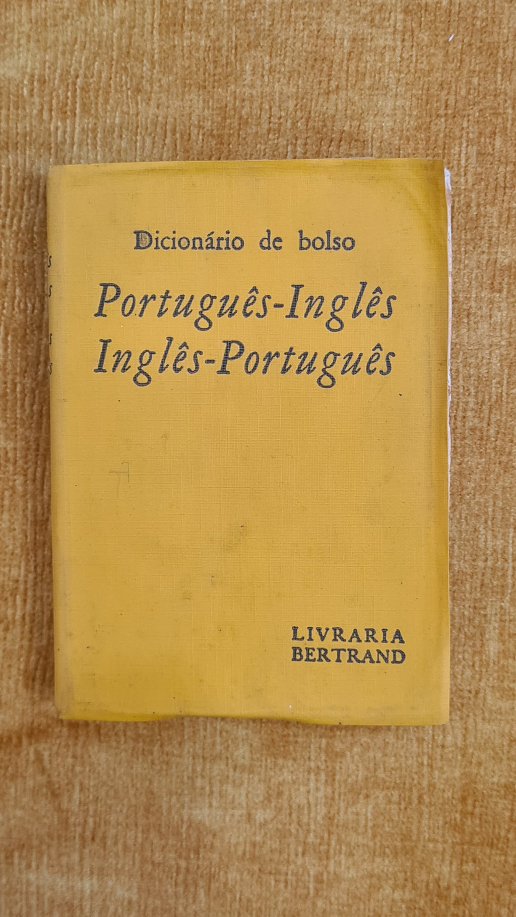 Pocket Dictionary: Portuguese-English English-Portuguese