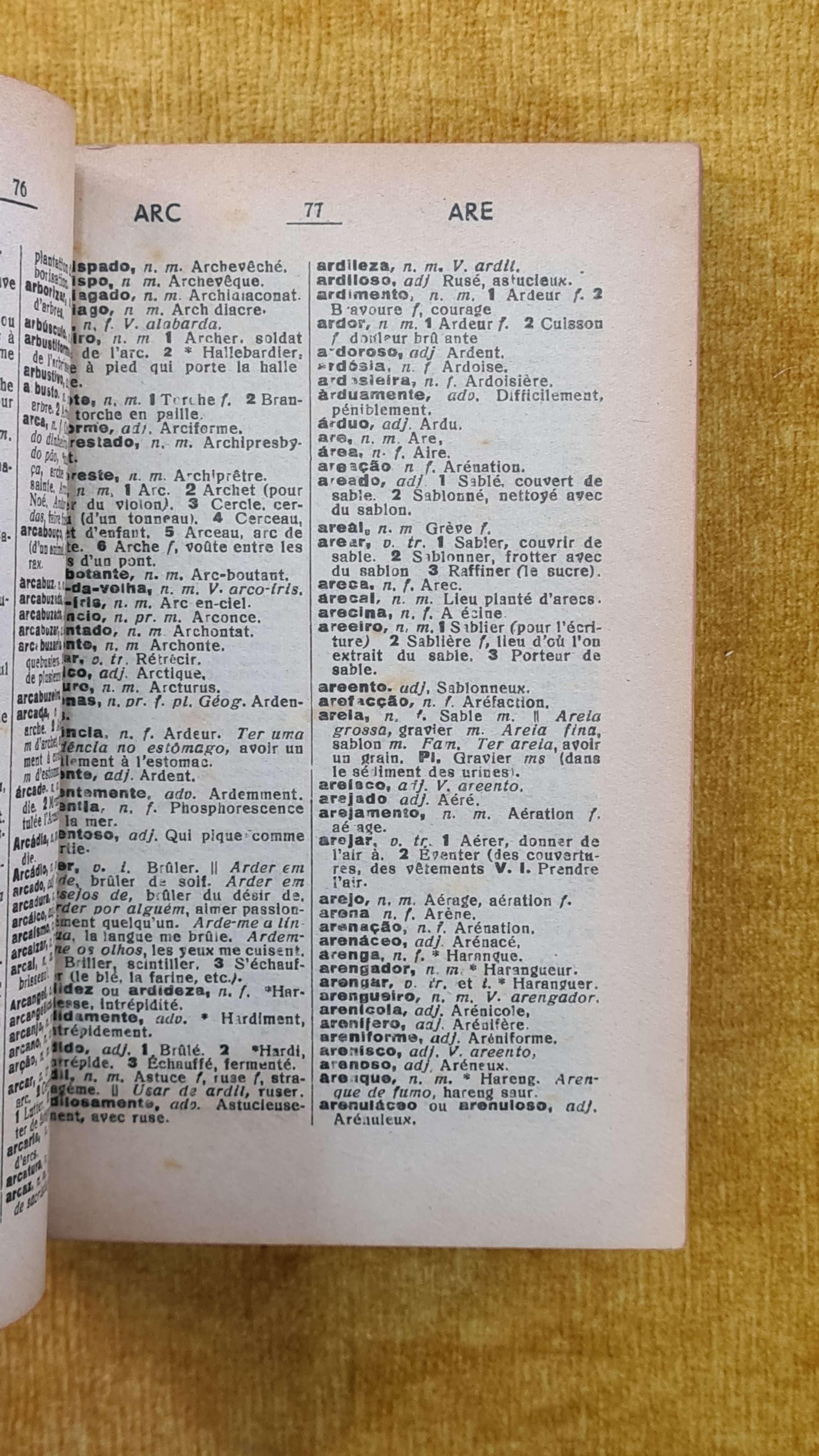 Portuguese - French Dictionary