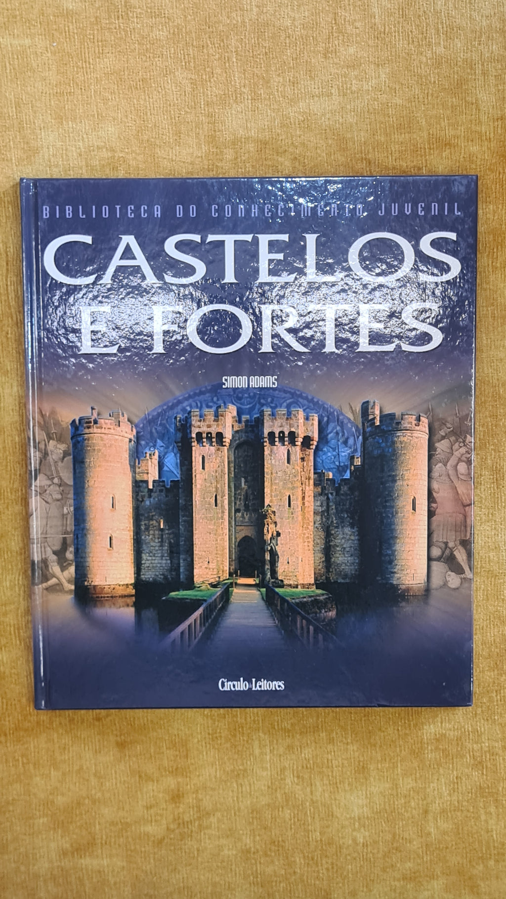 Castles and Forts - Juvenile Knowledge Library