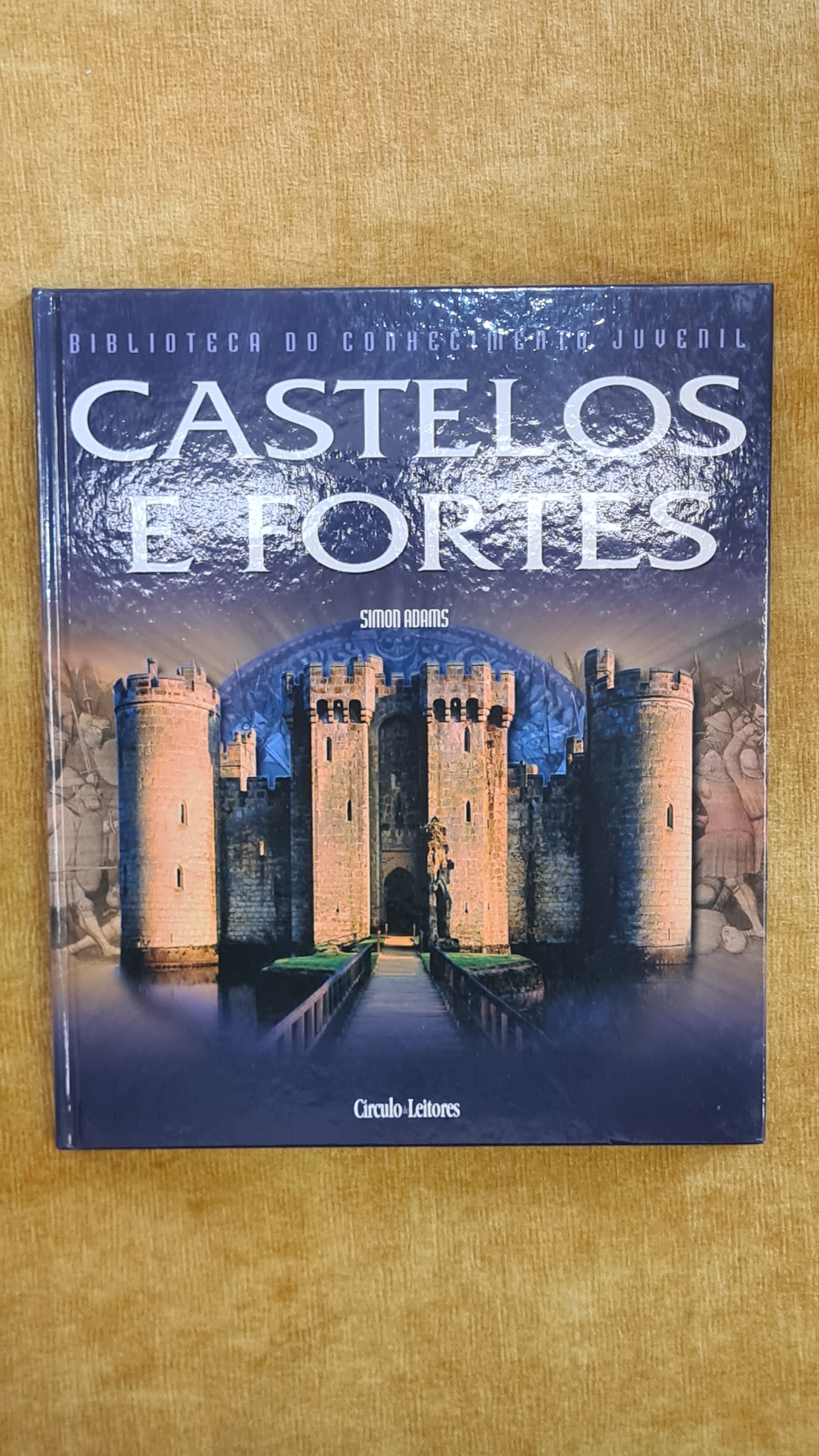 Castles and Forts - Juvenile Knowledge Library