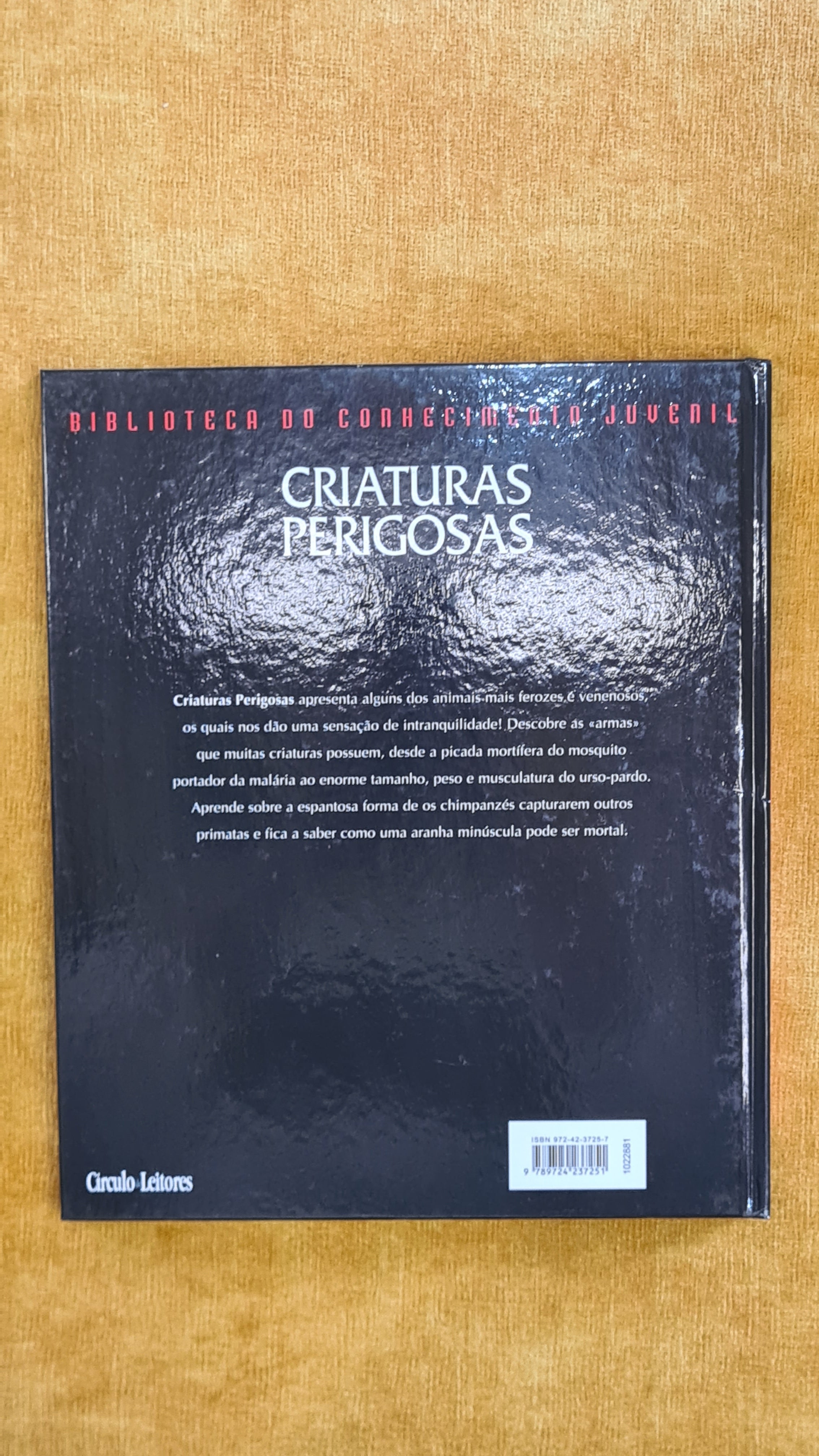 Dangerous Creatures - Young Knowledge Library