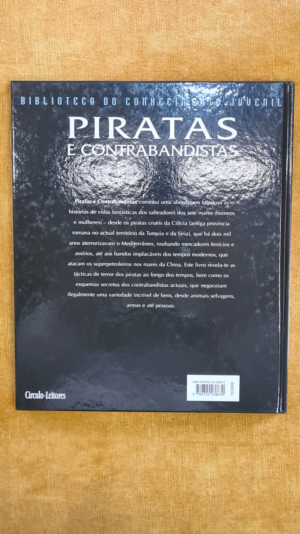 Pirates and Smugglers - Juvenile Knowledge Library