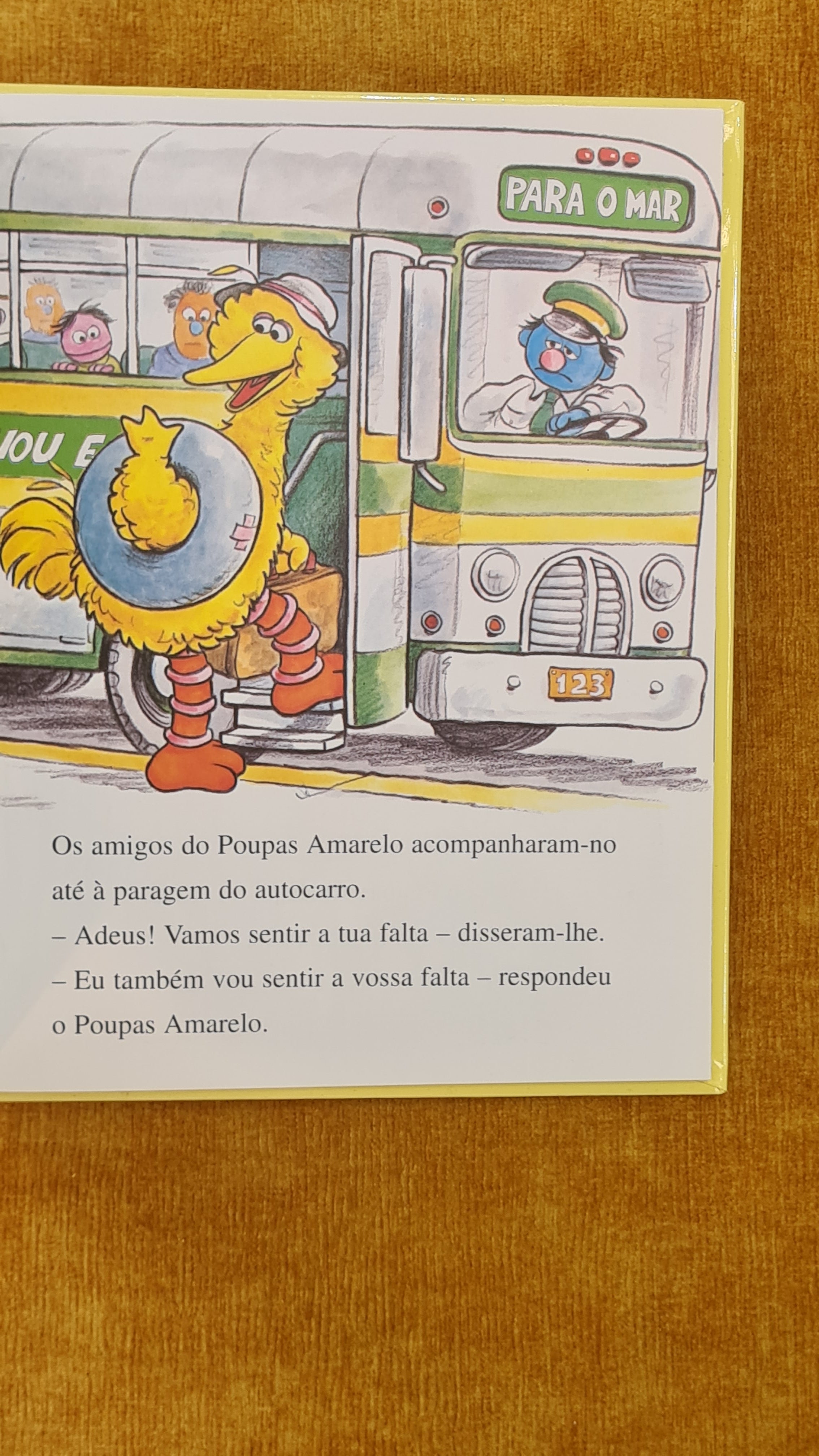 O Poupas amarelo vai de férias - Rua Sésamo 10