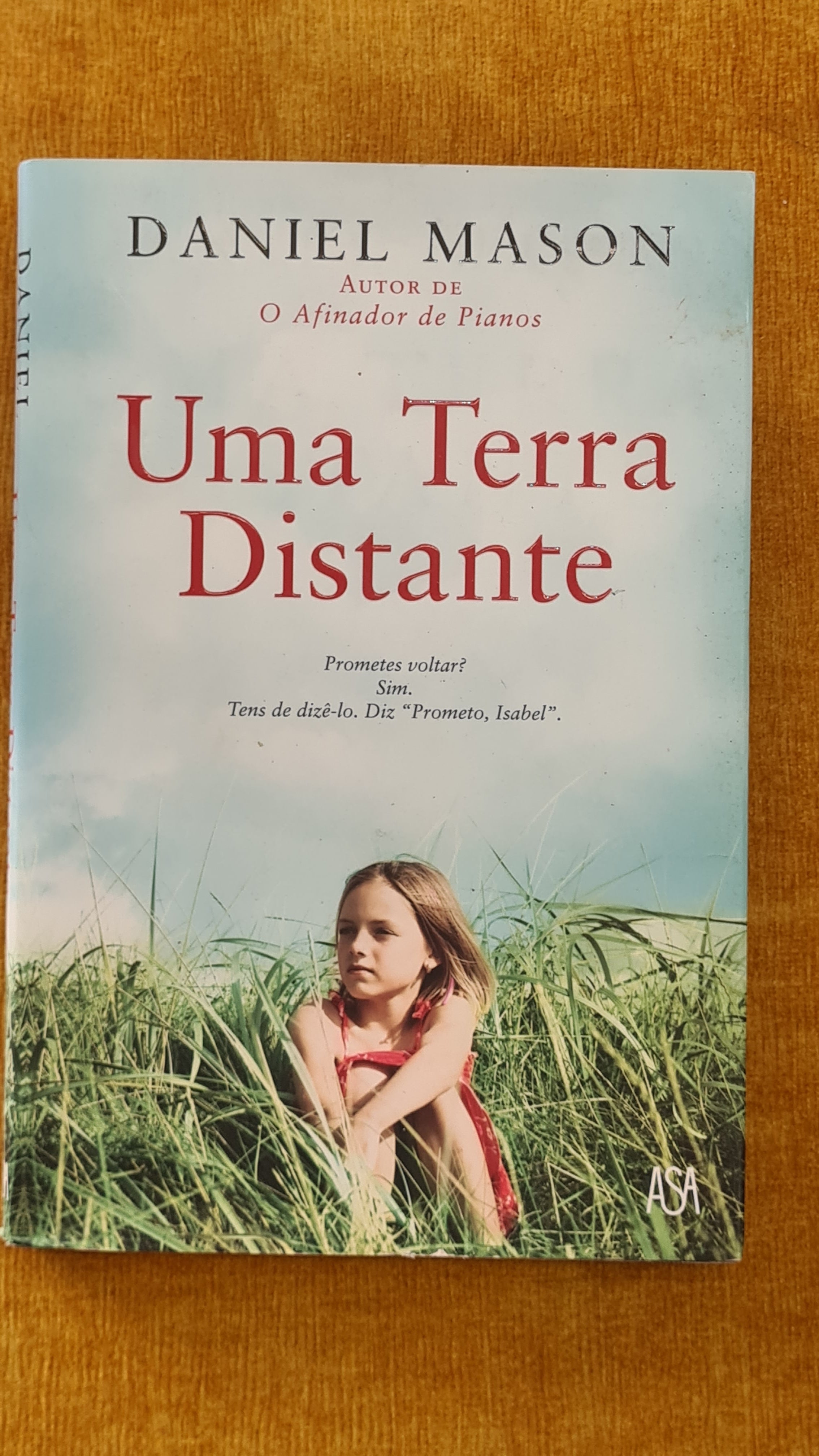 Uma terra distante