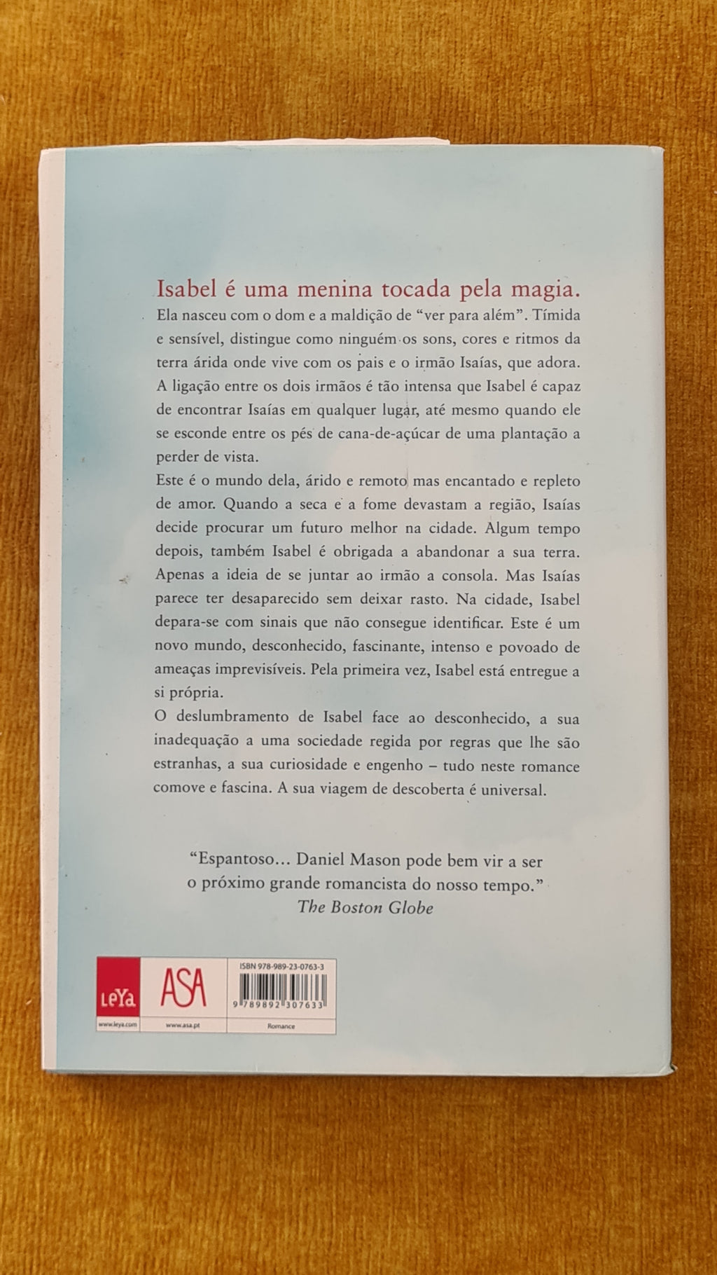 Uma terra distante