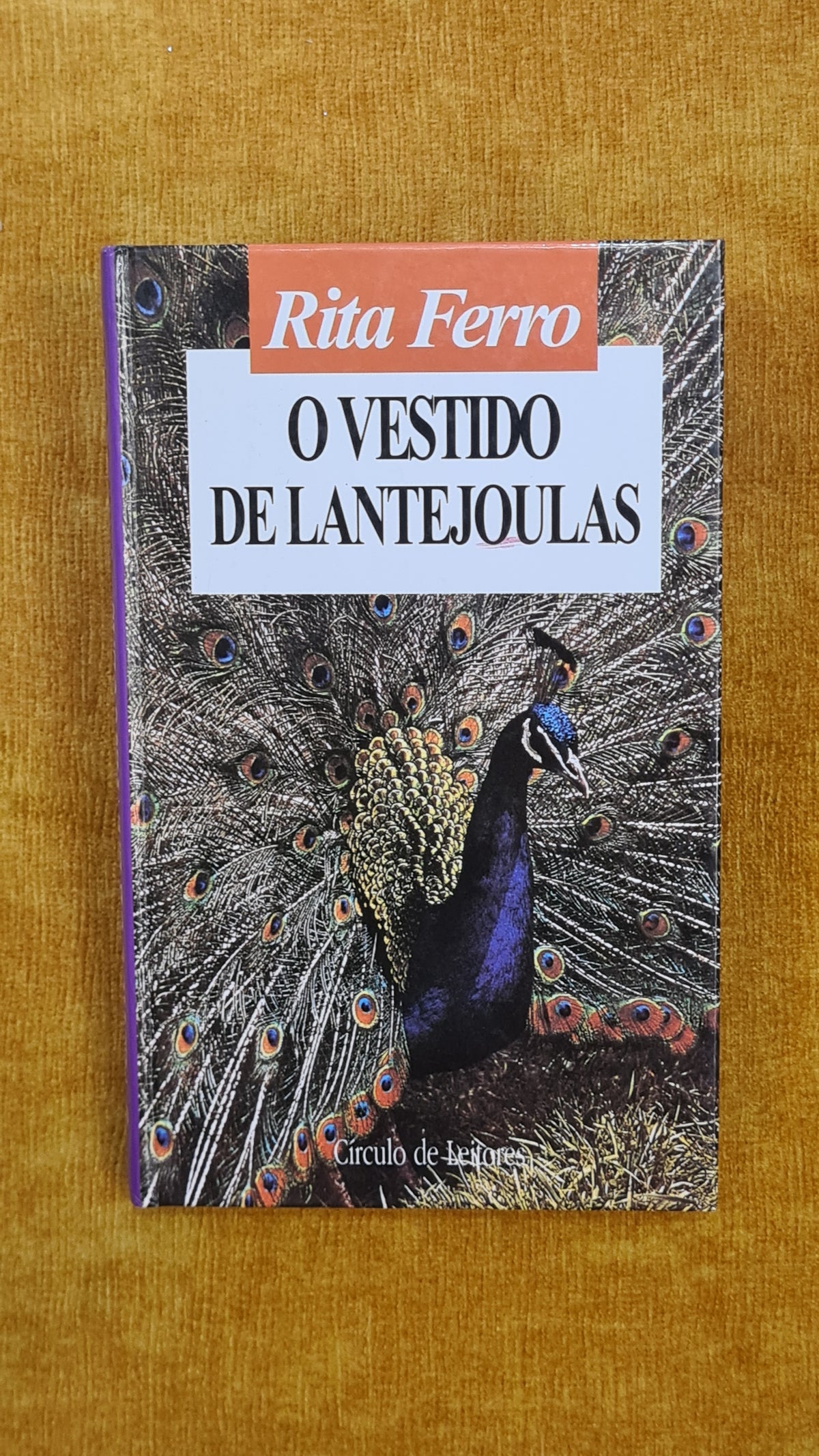 O vestido de lantejoulas