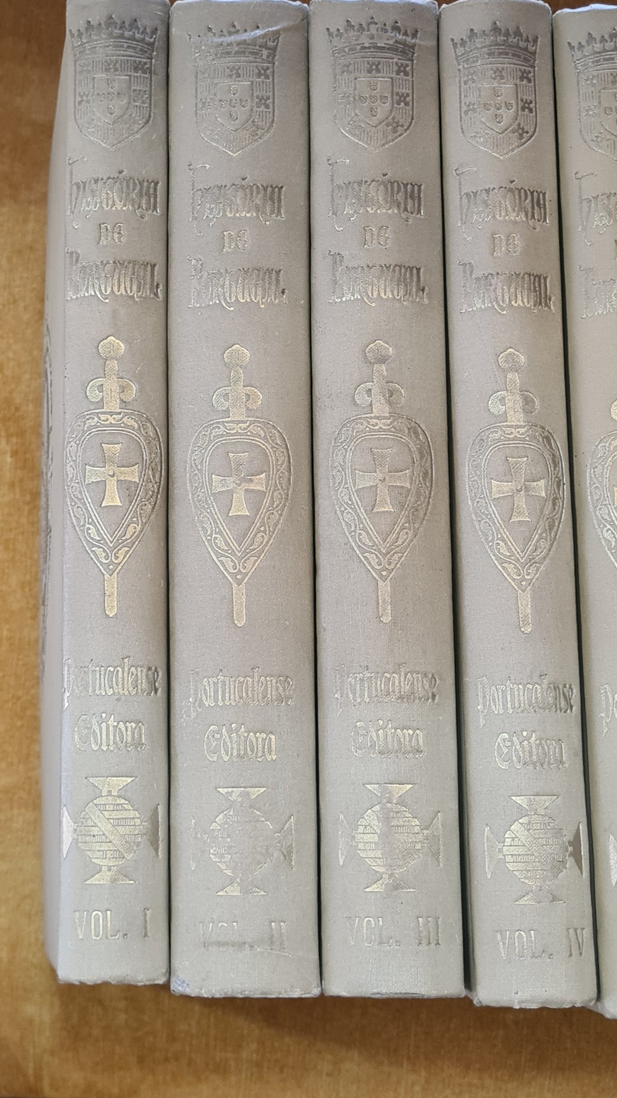 História de Portugal: Edição Monumental da Portucalense Editora