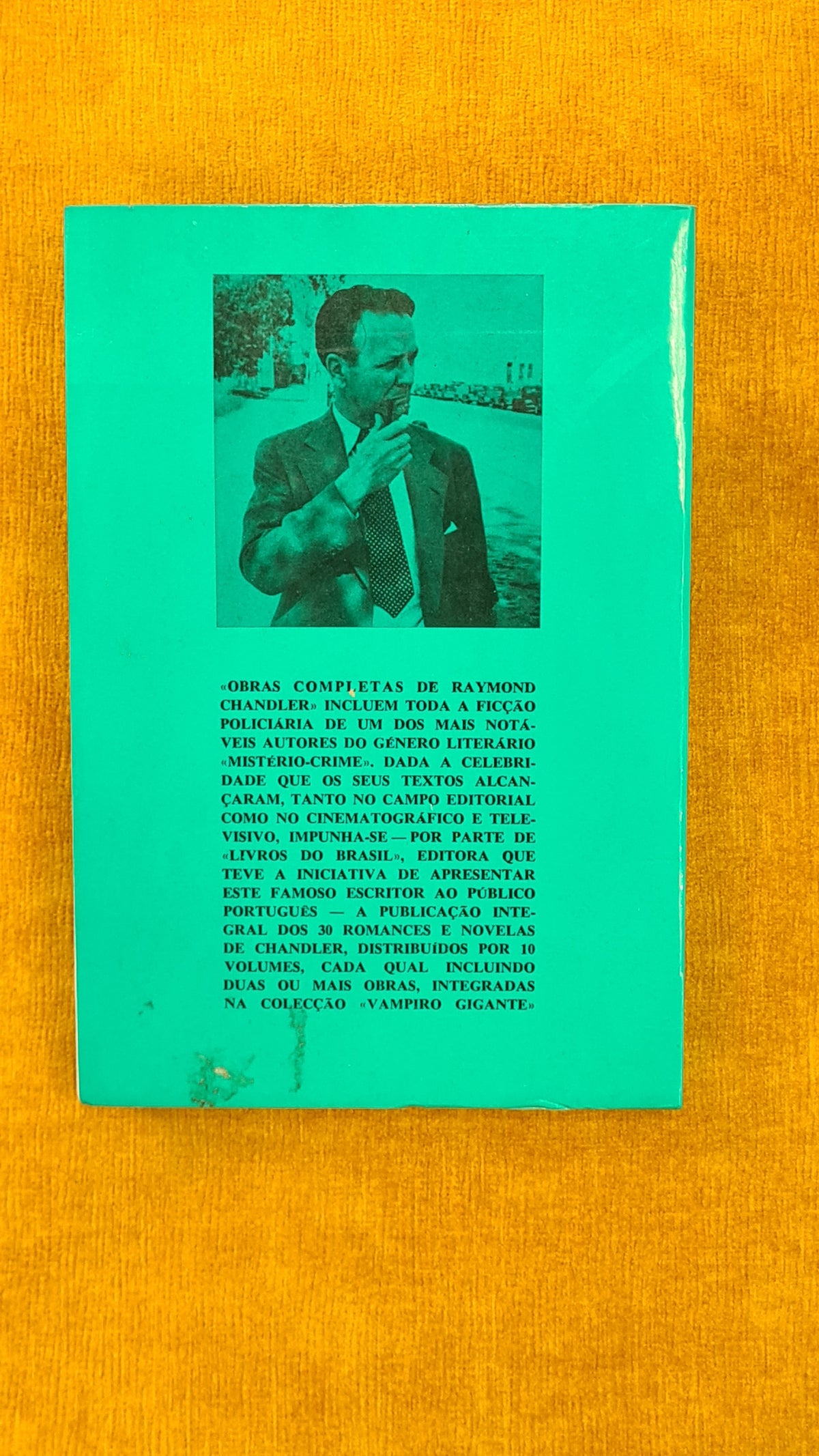 Tiroteio cerrado/A montanha da morte - Obras completas de Raymond Chandler - Colecção Vampiro Gigante 9