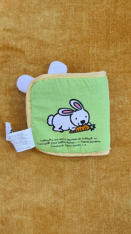 "Coelhinho de pano"